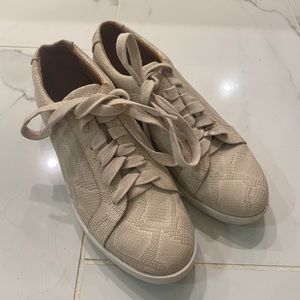 Kenneth Cole Snakeskin women sneakers